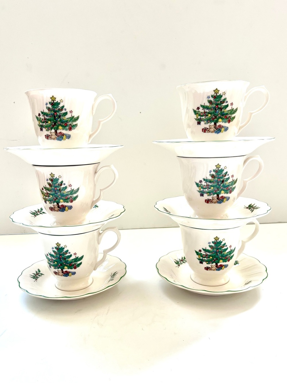 Vintage Nikko "Happy Holidays" Christmas Tree Tea Cup & Saucer Set of 6
